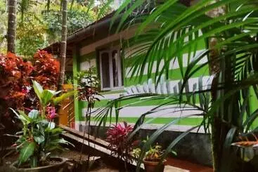 Hotelli Cottage Garden Deepikas