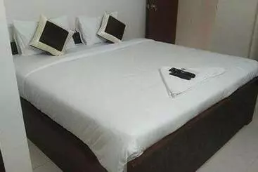 Hôtel Fabexpress Epic Residency Nr Dlf It Park & Chennai Trade Center