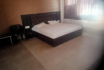 בית מלון כפרי Spot On Lakshay Resort