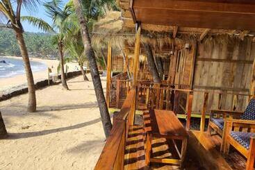 Resort Sea Front Cottage Little Khola