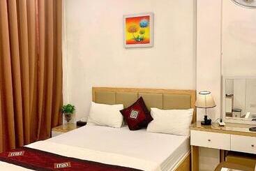 ホテル Hoàng Lan  44 Ngõ 124 P. Hoàng Ngân   By Bayhostel