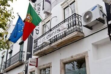 فندق D. Dinis Low Cost Hostel
