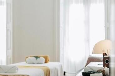 هتل Rosa Et Al Townhouse