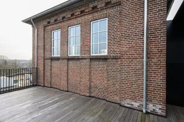 Aparthotel 12a, Luxe & Uniek   Bioscoopzaal   Terras   Uitzicht