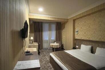 בית מלון כפרי Royal Sapphire Baku