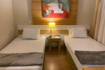 Szálloda Flat Excelente Em Frente Ao Aeroporto De Congonhas   H602