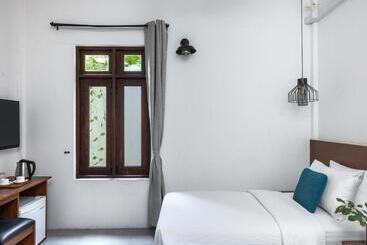 هتل Fushi Beach Guesthouse