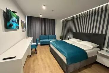 هتل Gold Jet Bihać