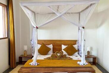 Отель Kholle Villa