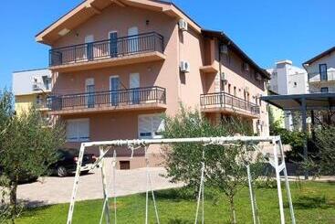 پانسیون Rooms Ante