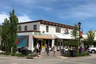 Rocky Mountain View Bed & Breakfast