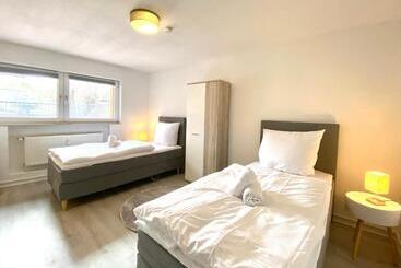 Aparthotel Gemütliche Unterkünfte Für Längeren Aufenthalt Und Monteure Inkl Balkon, Waschmaschine, Wifi, Küche