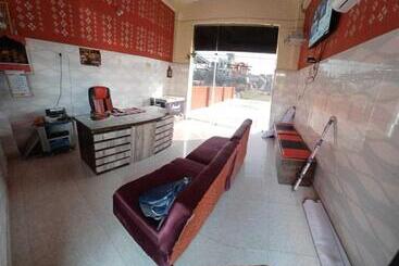 ホテル Oyo Shree Krishna Palace