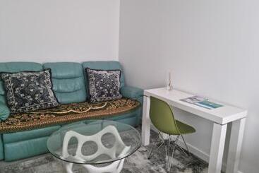 ペンション Large Room With Flat Tv Netflix