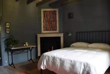 Bed and Breakfast Un Jardin Et Trois Maisons