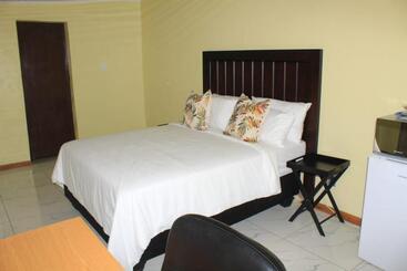 פנסיון Kekeli B&b