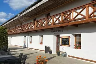 Majatalo Penzion Golf Luby