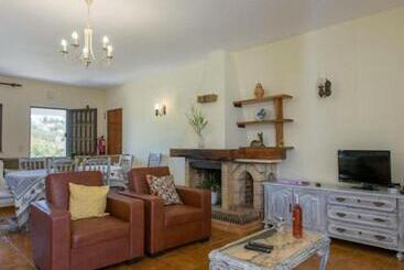 ユースホステル Casa Silver, Gale   Sleeps 9 Close To Amenities And Beach!