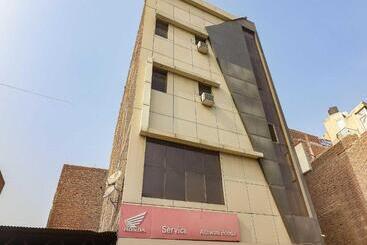 호텔 Collection O Platinum