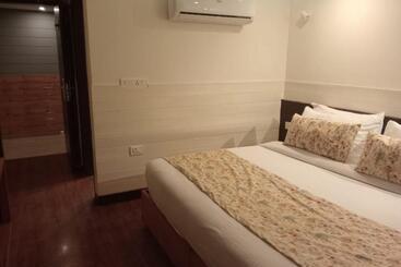 Hotelli Yashshree Mussoorie Mall Road