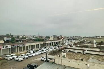 Hotel Primrose Patiala