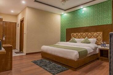 Hotel Xenious Micro Vista Elite Chail