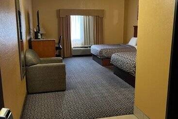 فندق Hiway Inn Express