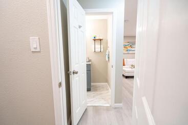 هتل University Serenity Suites 14th