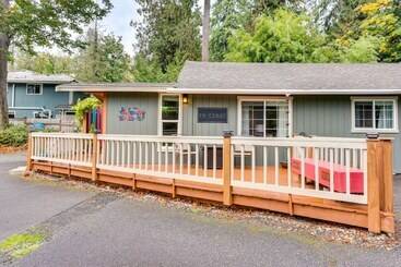 Casa Rural Peaceful Renton Retreat W/ Hot Tub Access!