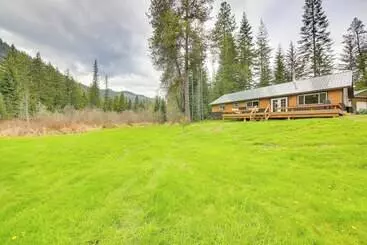 コテージ Scenic Priest Lake Vacation Rental: Deck + Views!