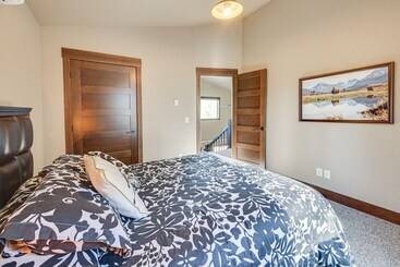 بيت ريفى Spacious Sturgis Cabin W/ Grill & Wraparound Patio