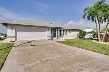 コテージ Waterfront Cape Coral Vacation Home W/ Lanai!