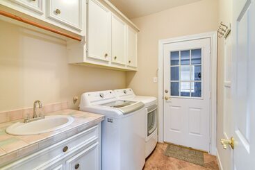 بيت ريفى Waterfront Hitchcock Retreat W/ Kayaking Dock