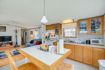 コテージ Creekfront Max Meadows Mobile Home With Deck!