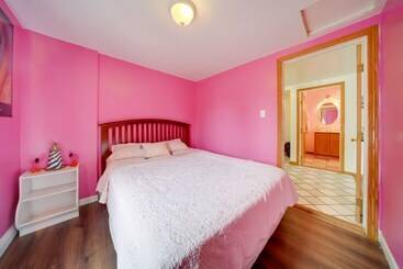 بيت ريفى Flamingo Geneva Getaway: Steps To Lake Erie!