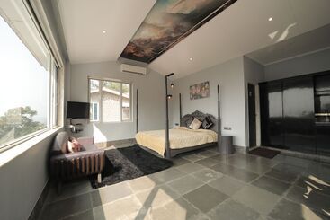 בית מלון כפרי 360 South, Khandala