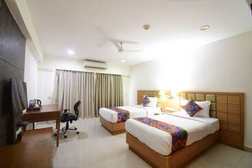 Hotel The Xen Suites Kolkata Airport