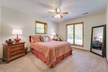 بيت ريفى Serene Ava Countryside Home W/ Deck & Fire Pit