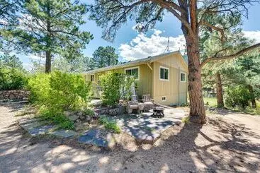 Mökkimajoitus Serene Home W/ Hot Tub   6 Mi To Boulder Falls!