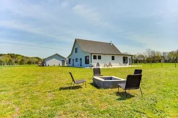 Mökkimajoitus Stunning Chesapeake Bay Farmhouse W/ Dock & Kayaks