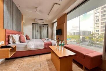 ホテル Cozzy Pelace