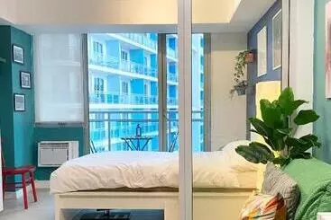 Aparthotel Azure Staycation