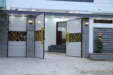 پانسیون Roomi Rezidor Guest House