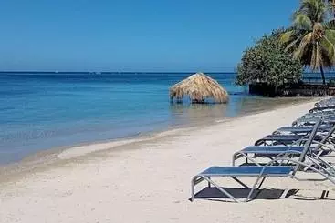 هتل Brisas Del Mar Roatan