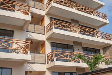 酒店 Nizaa Apartments