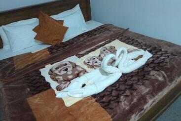 בית מלון כפרי Creek View Inn