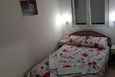 Pension (Hôtel basse catégorie) Apartmani M&v