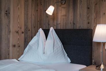 הוסטל Jugendgästehaus Sportheim