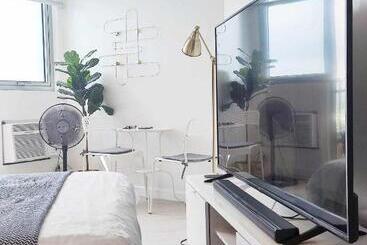 Bed and Breakfast Cozy Condo With City View