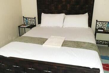 בית מלון כפרי Catch 22 Lounge & Lodge